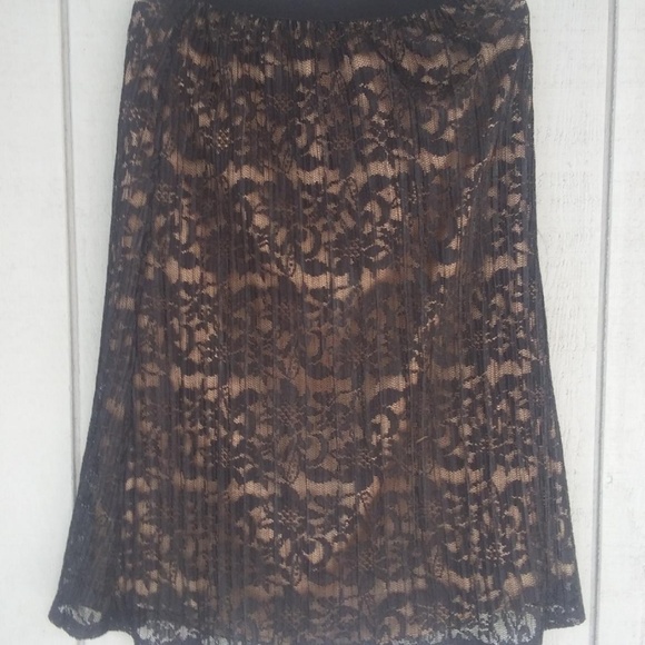 BEAUTIFUL Black lace women's skirt - Picture 1 of 6